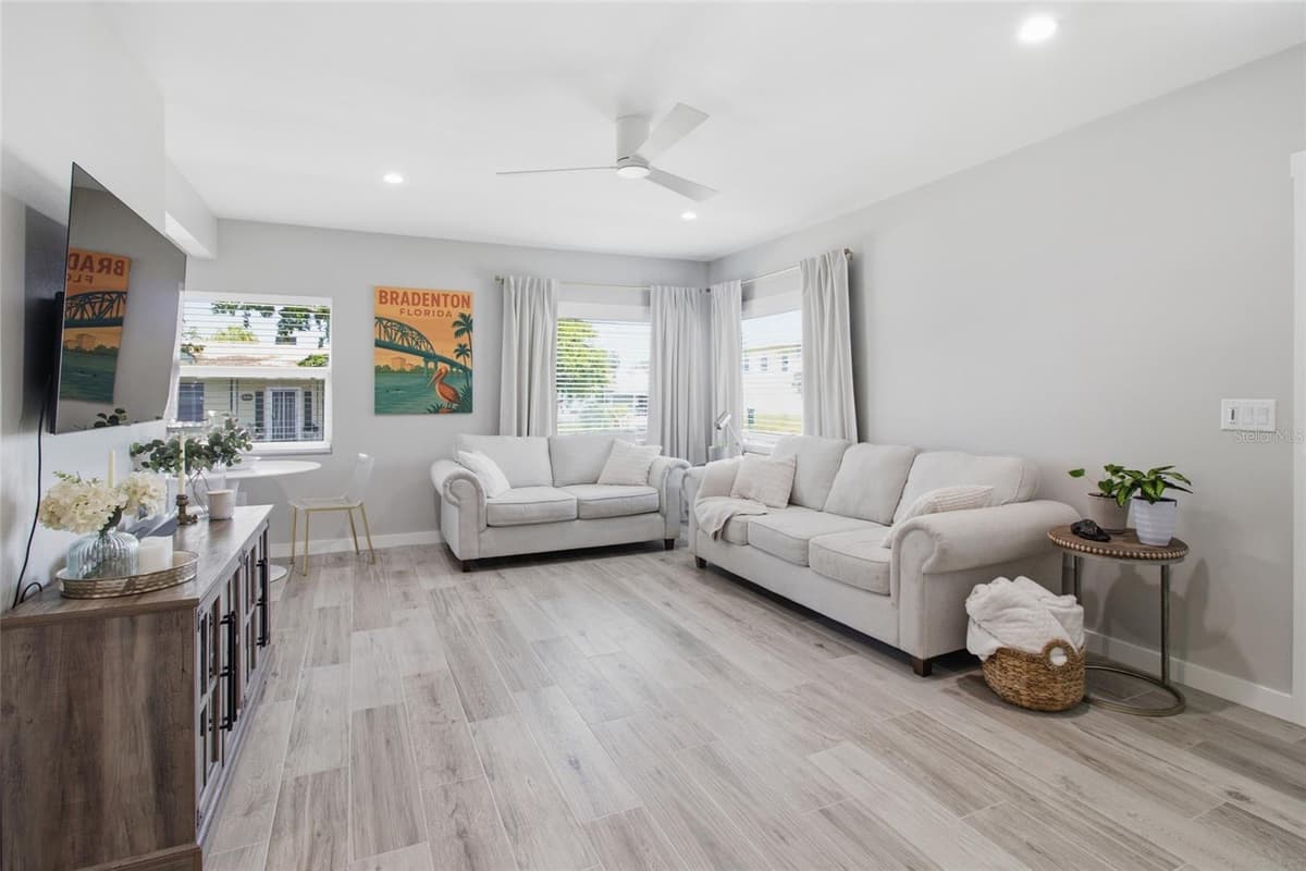 1902 SAINT GEORGE DRIVE — photo 4 of 50