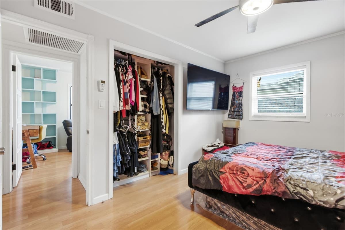 9242 52ND STREET — photo 18 of 39
