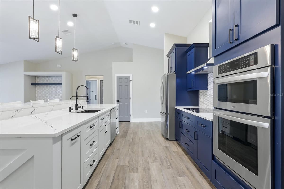 281 PEMBROKE DRIVE — photo 12 of 53