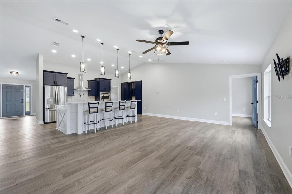 281 PEMBROKE DRIVE — photo 10 of 53