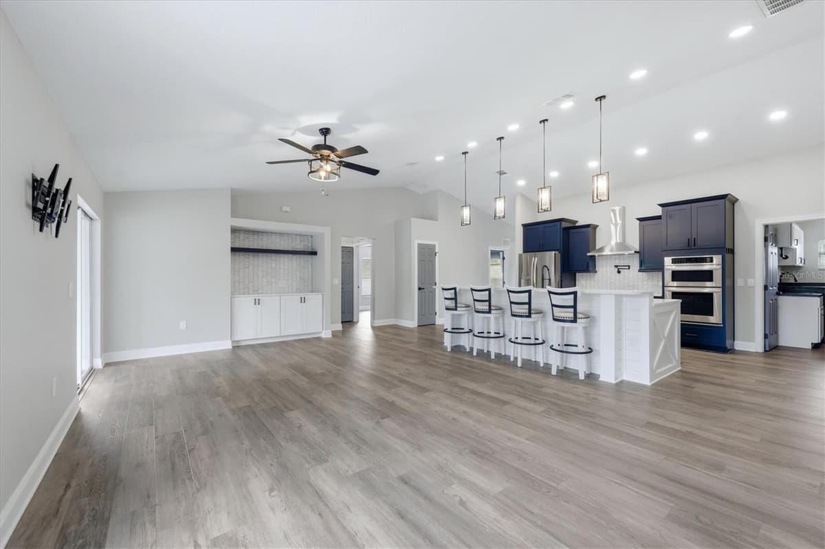 281 PEMBROKE DRIVE — photo 9 of 53
