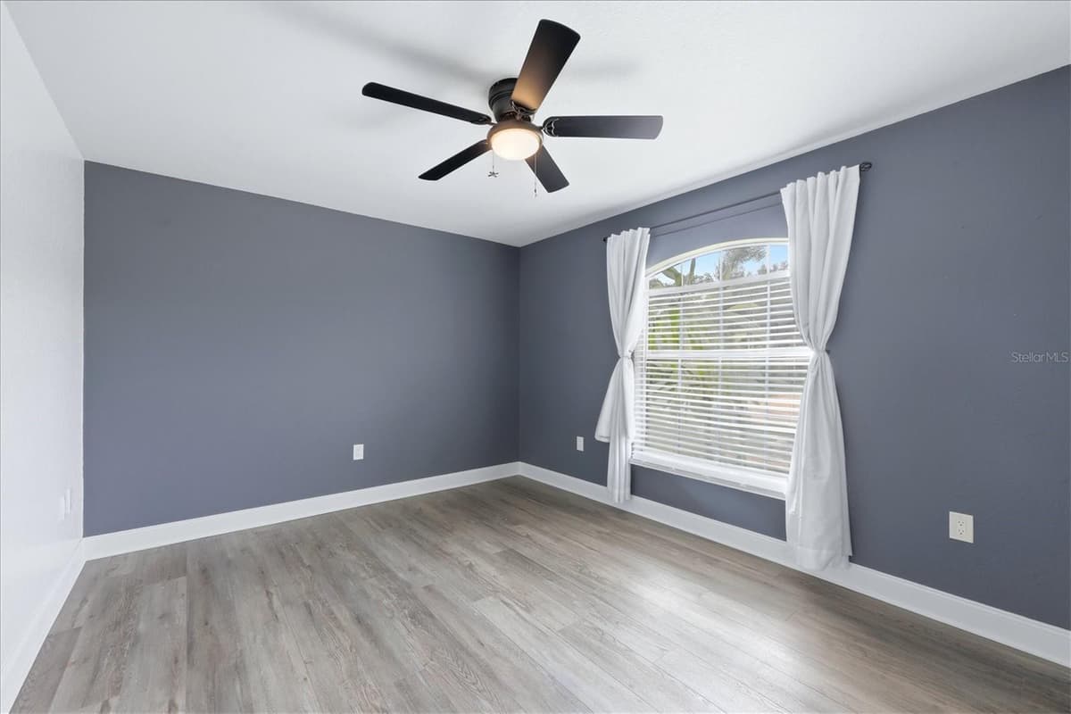 281 PEMBROKE DRIVE — photo 21 of 53
