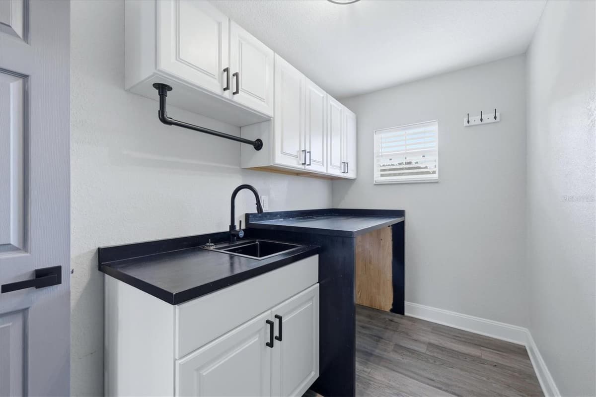 281 PEMBROKE DRIVE — photo 30 of 53