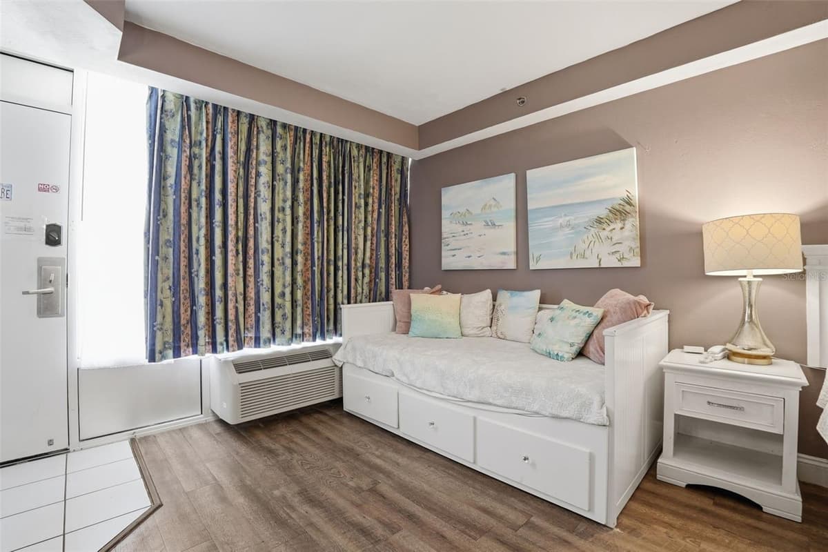 2700 ATLANTIC AVENUE — photo 10 of 27