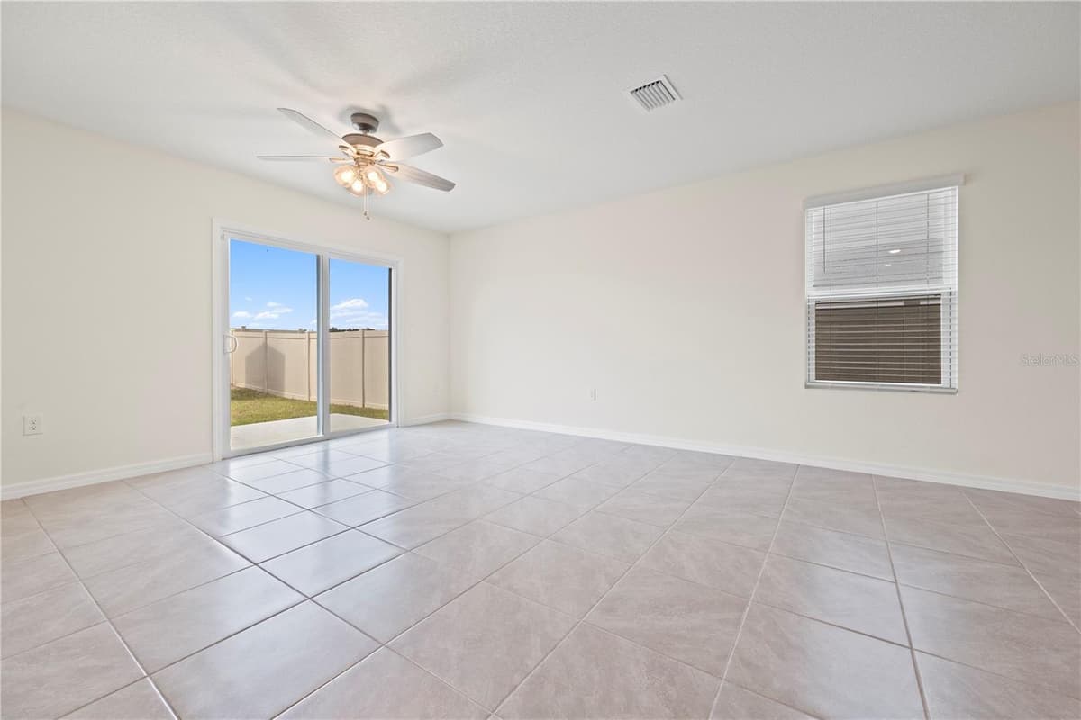 24595 11TH PLACE — photo 11 of 44