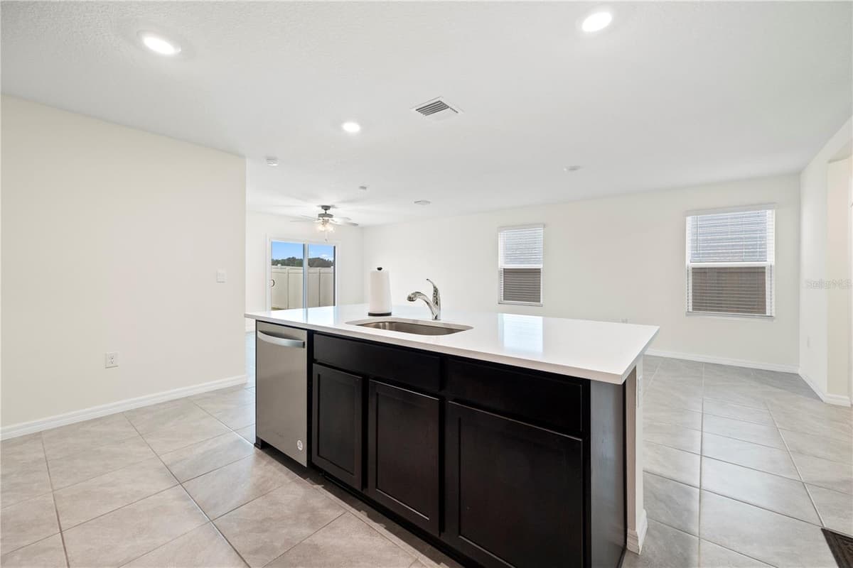 24595 11TH PLACE — photo 4 of 44