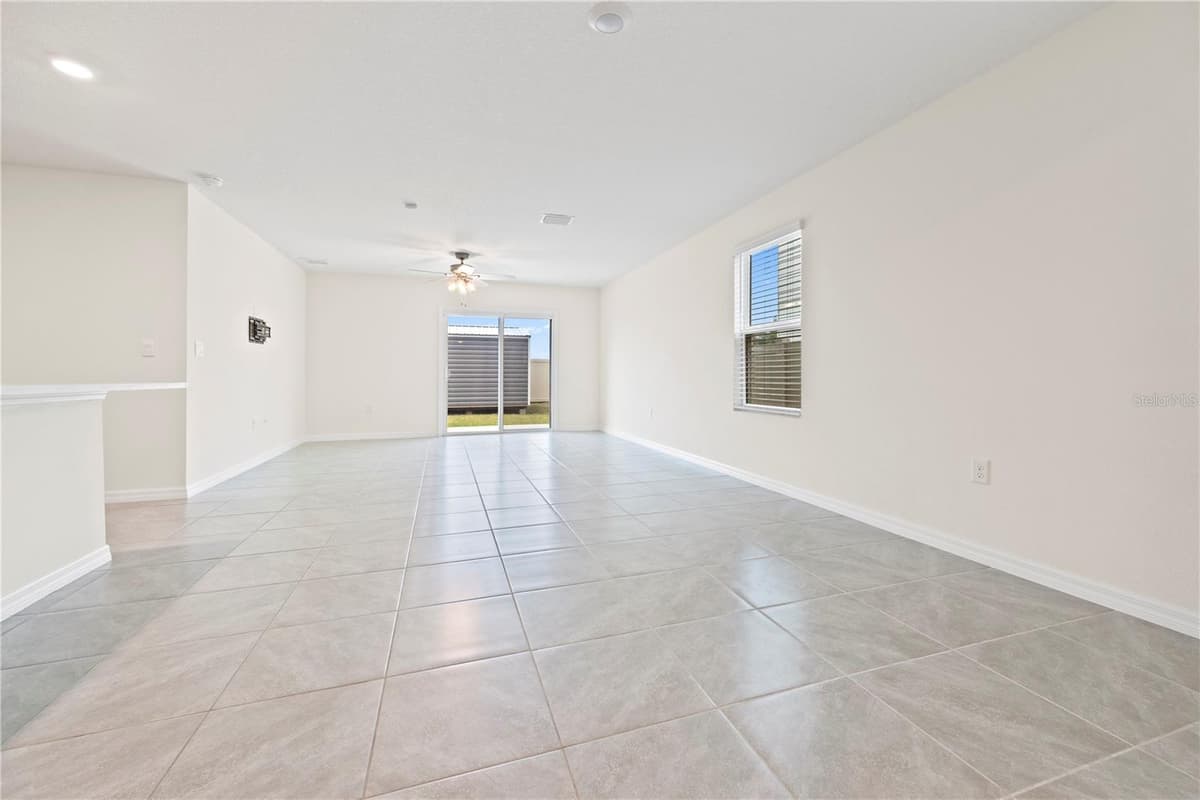 24595 11TH PLACE — photo 12 of 44