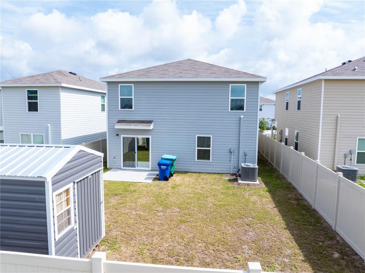 24595 11TH PLACE — photo 37 of 44