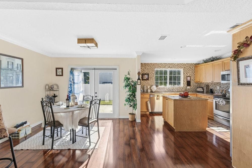 2640 WAYMEYER DRIVE — photo 7 of 33