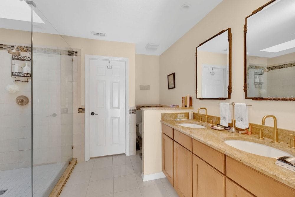 2640 WAYMEYER DRIVE — photo 12 of 33