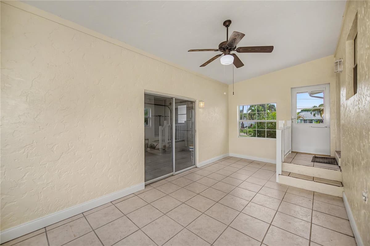 2828 MAGNOLIA WAY — photo 5 of 47