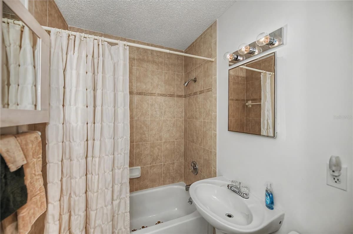2828 MAGNOLIA WAY — photo 33 of 47