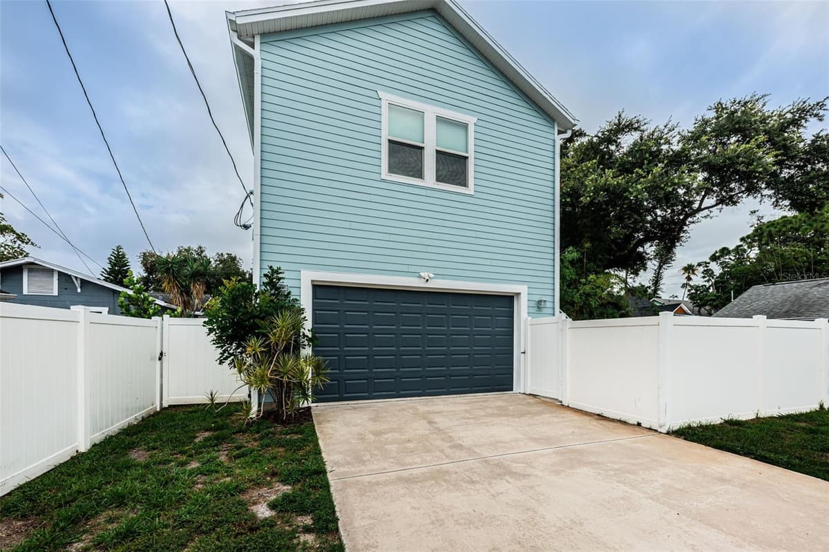 2430 6TH AVENUE — photo 33 of 46
