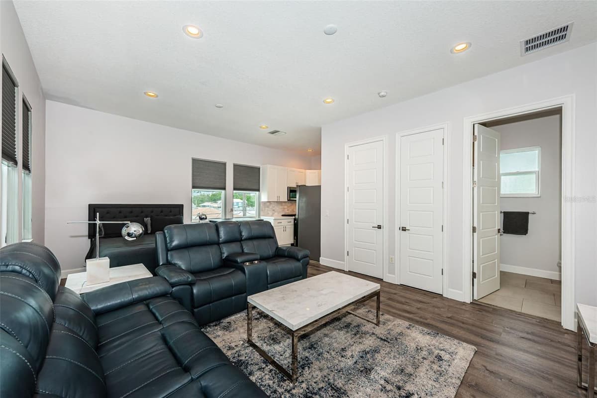 2430 6TH AVENUE — photo 37 of 46