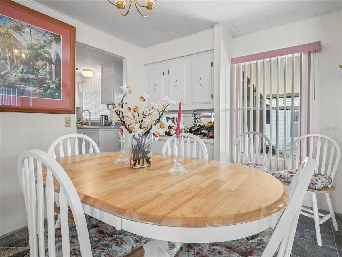 315 BEAVER LANE — photo 15 of 39