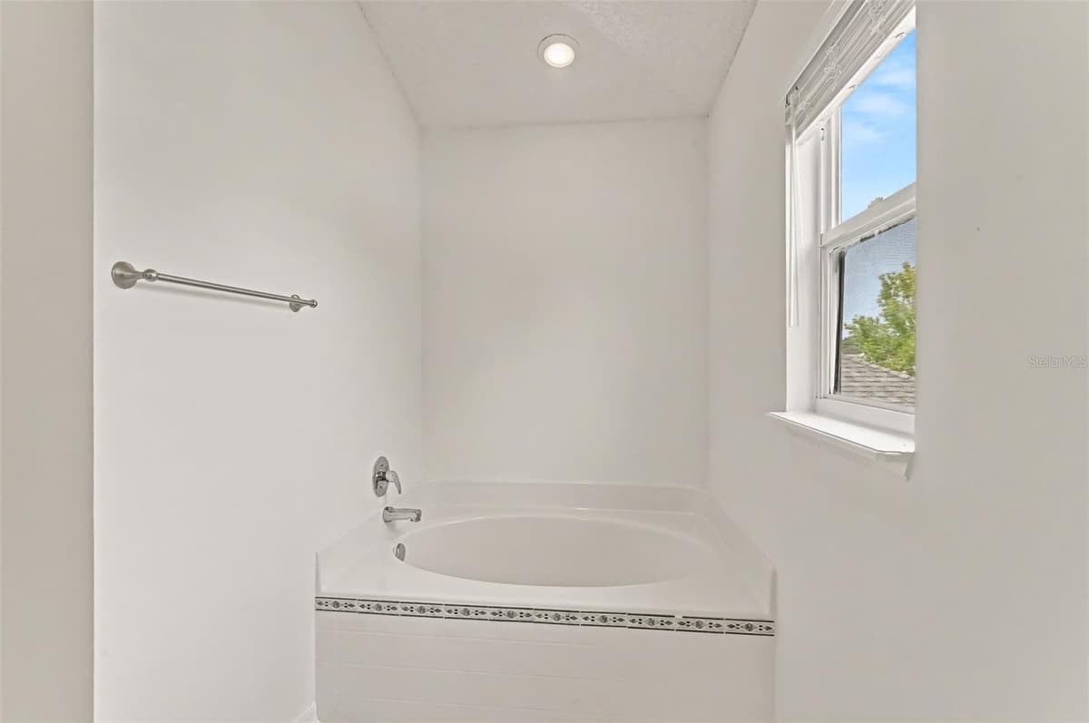 1093 AMANDA KAY CIRCLE — photo 15 of 17