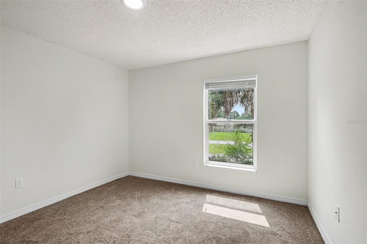 1093 AMANDA KAY CIRCLE — photo 9 of 17