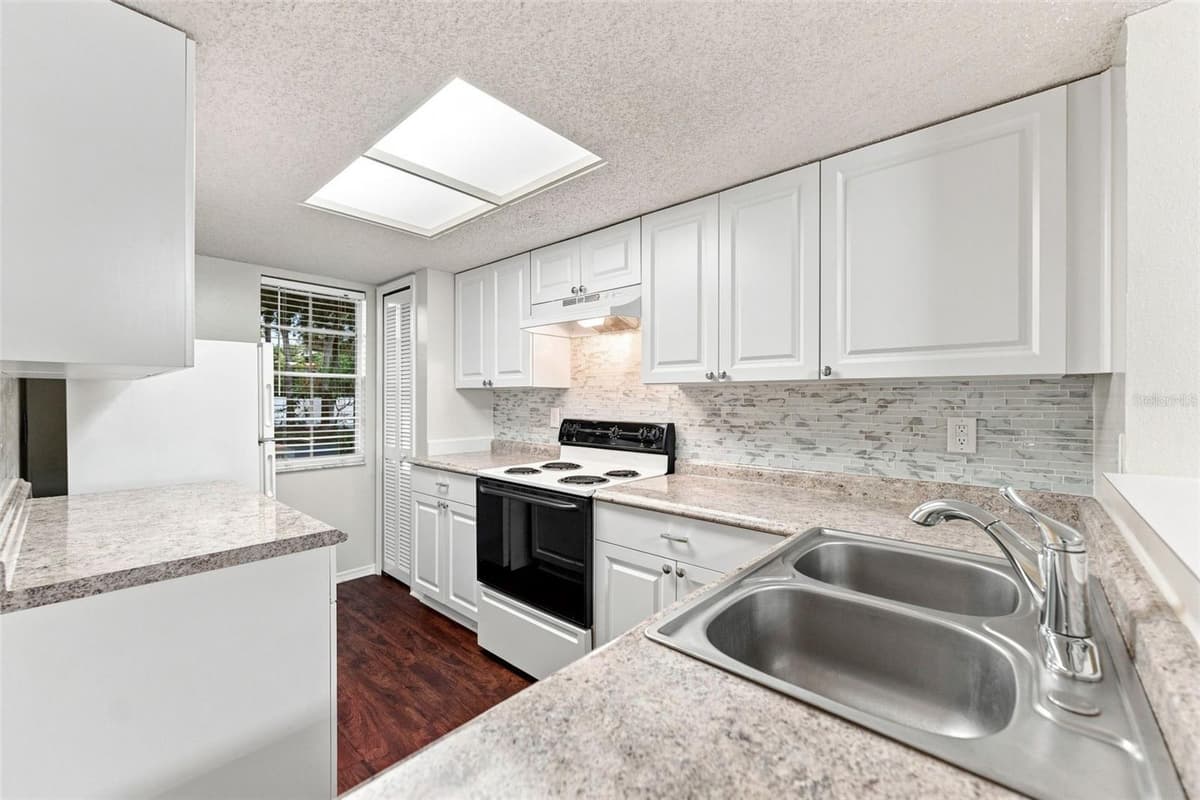 2350 FLETCHERS POINT CIRCLE — photo 6 of 37
