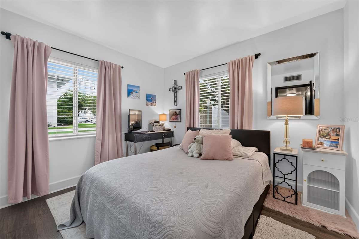 1140 ORLANDO AVENUE — photo 19 of 30