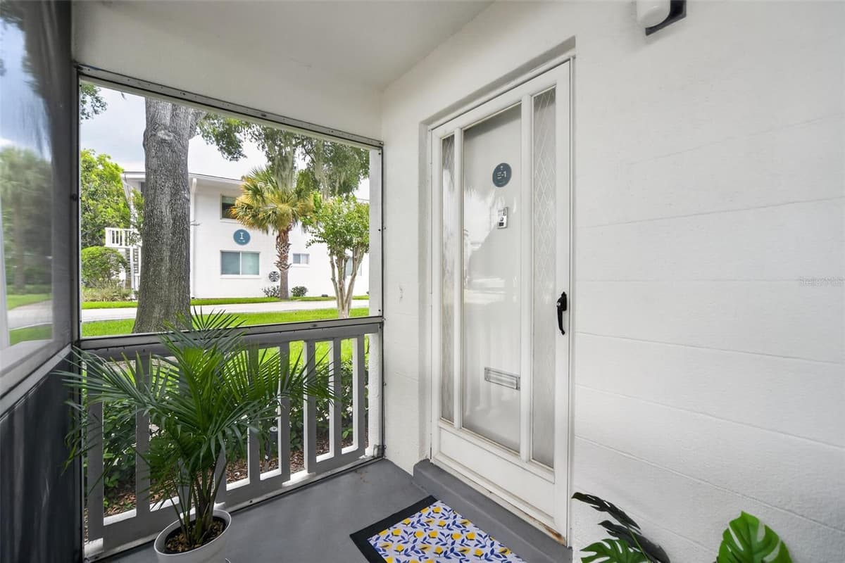 1140 ORLANDO AVENUE — photo 3 of 30