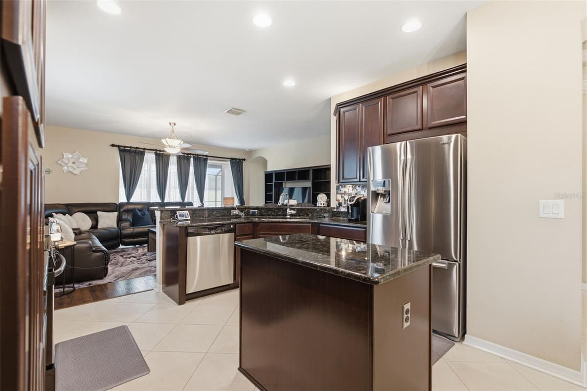 11105 WEMBLEY LANDING DRIVE — photo 11 of 43