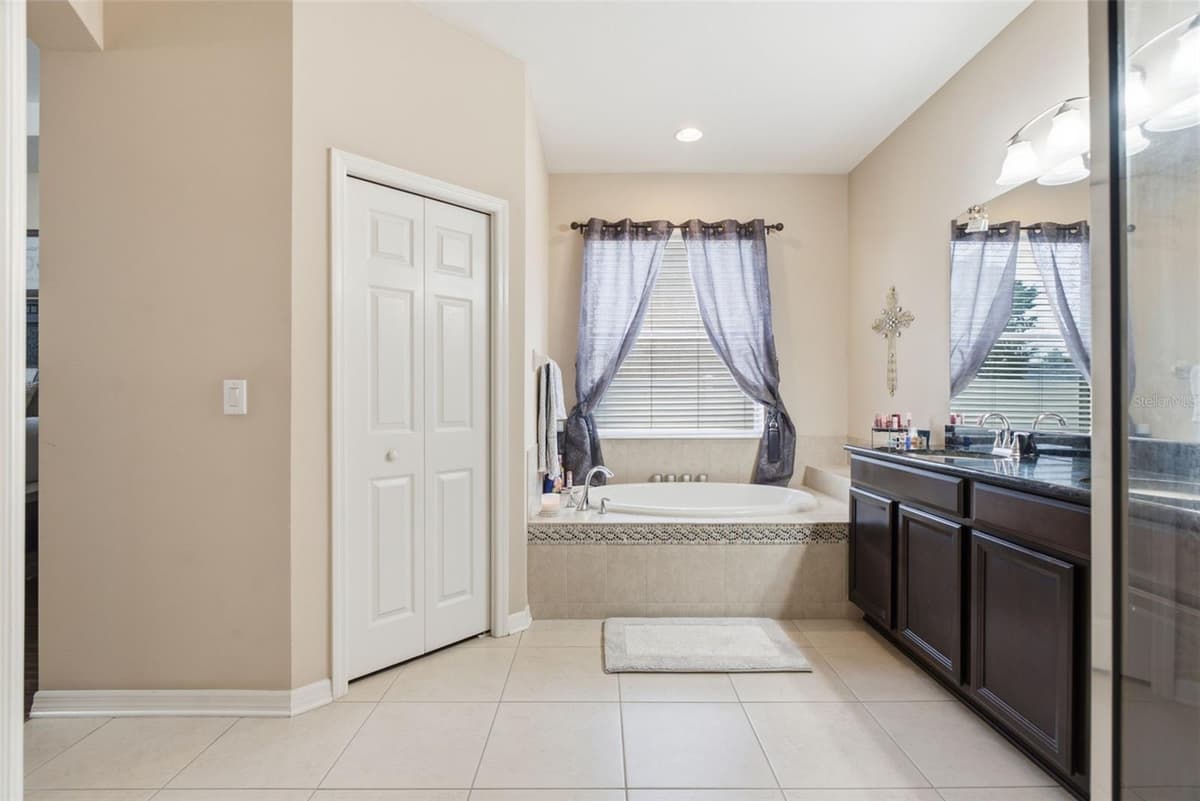 11105 WEMBLEY LANDING DRIVE — photo 28 of 43