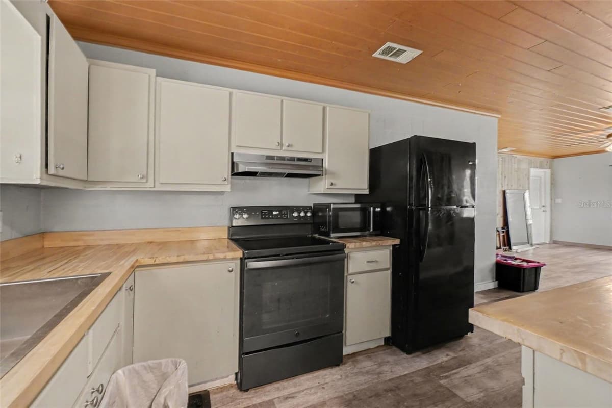 415 LAKE JUNE ROAD — photo 7 of 24