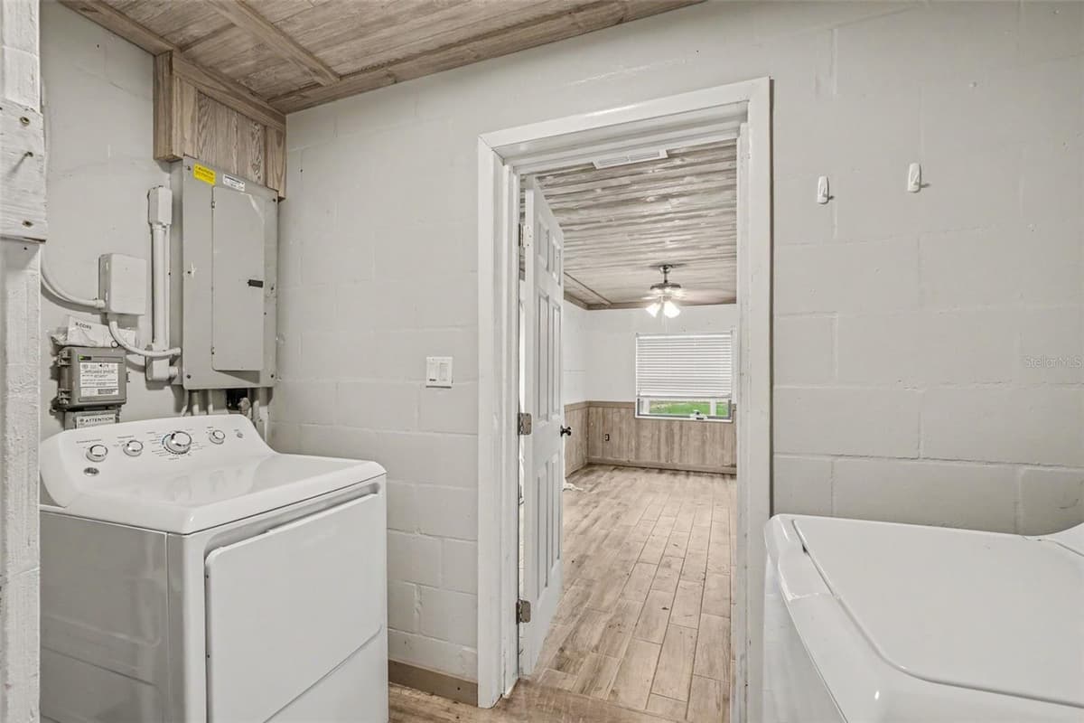 415 LAKE JUNE ROAD — photo 11 of 24
