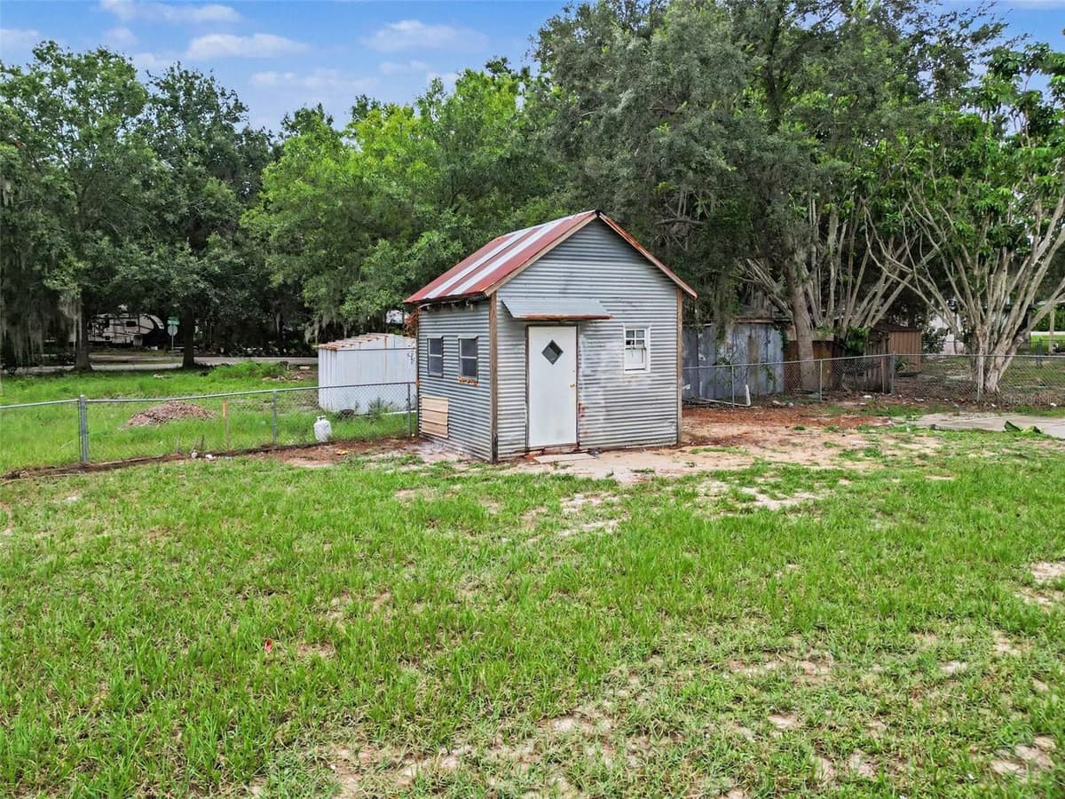 415 LAKE JUNE ROAD — photo 15 of 24