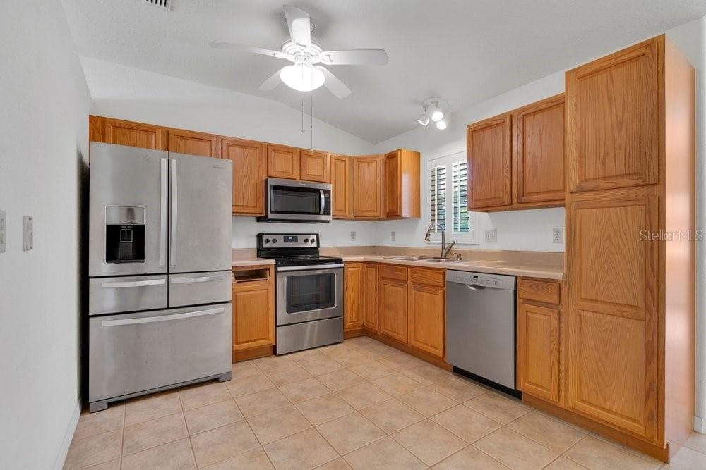2225 MARYLAND AVENUE — photo 8 of 23