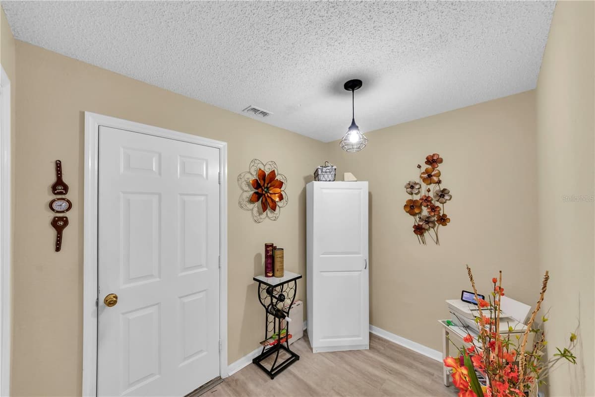 1622 CRAZY HORSE DR — photo 35 of 54