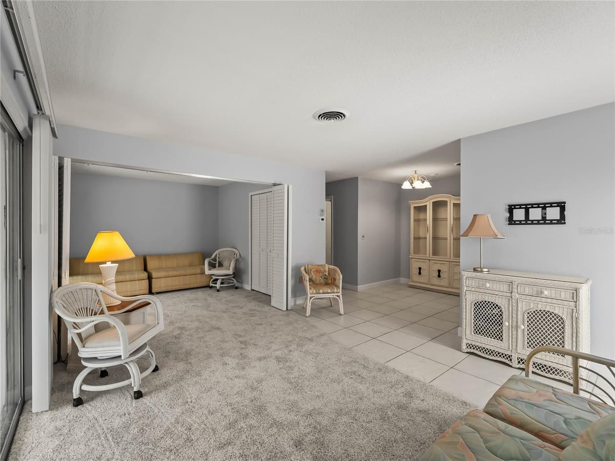 1205 TARPON CENTER DRIVE — photo 10 of 40