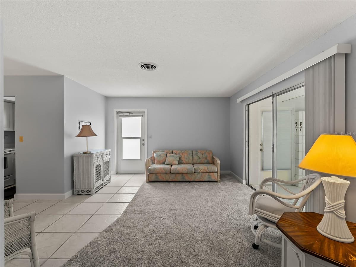 1205 TARPON CENTER DRIVE — photo 8 of 40