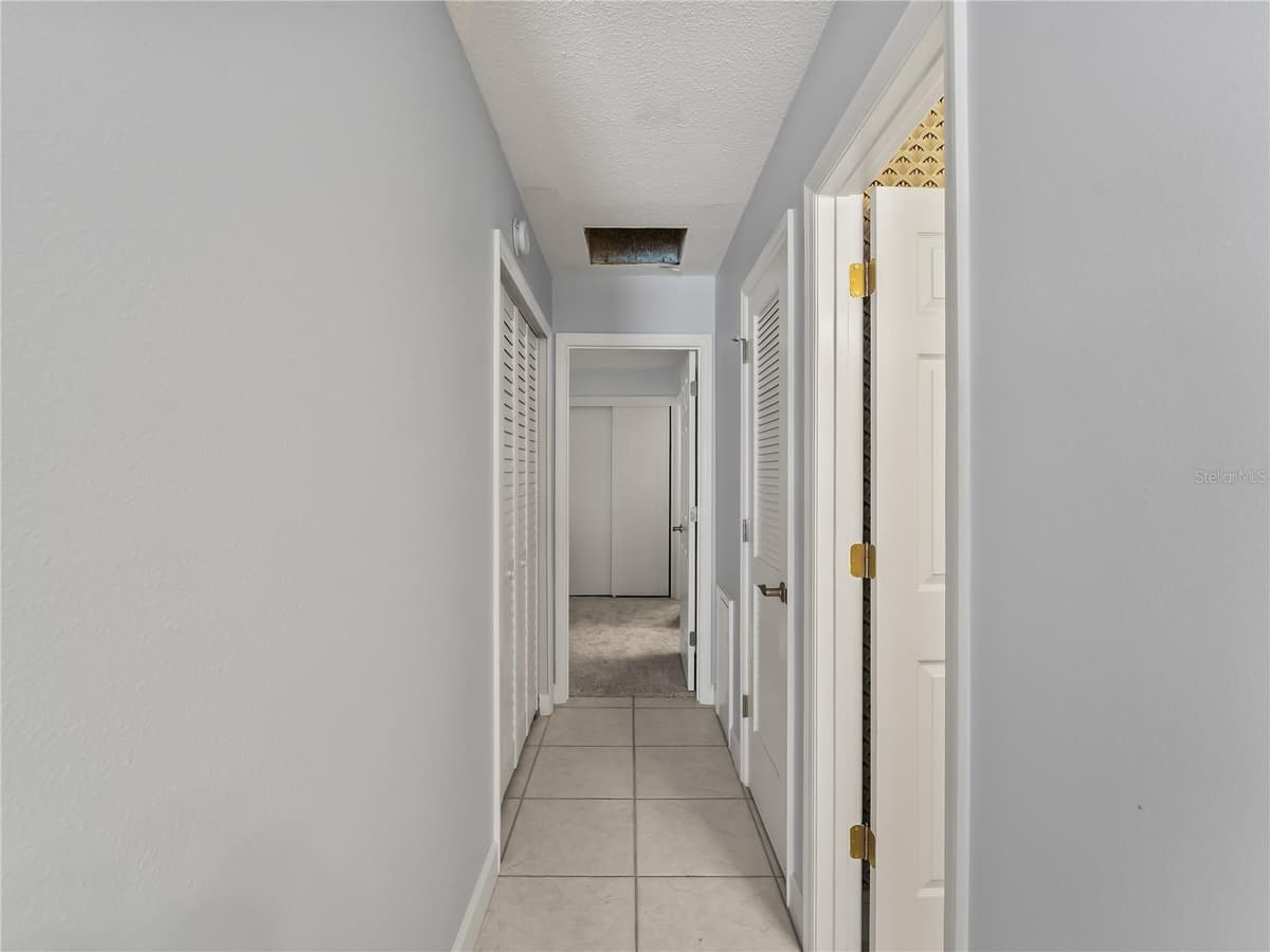 1205 TARPON CENTER DRIVE — photo 16 of 40