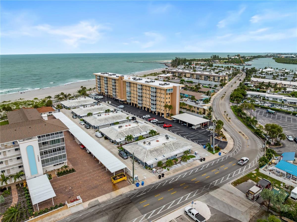 1205 TARPON CENTER DRIVE — photo 36 of 40