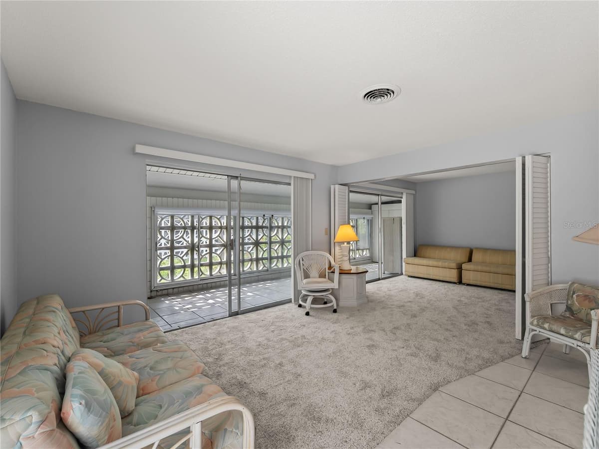 1205 TARPON CENTER DRIVE — photo 7 of 40