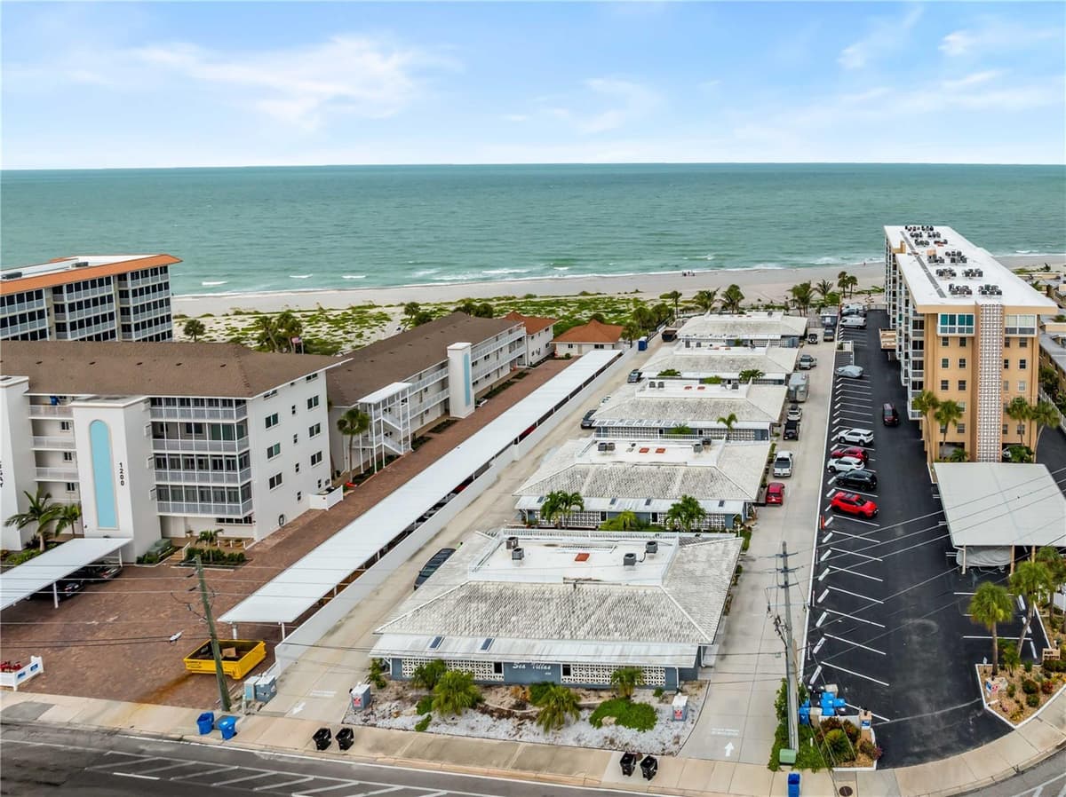 1205 TARPON CENTER DRIVE — photo 33 of 40
