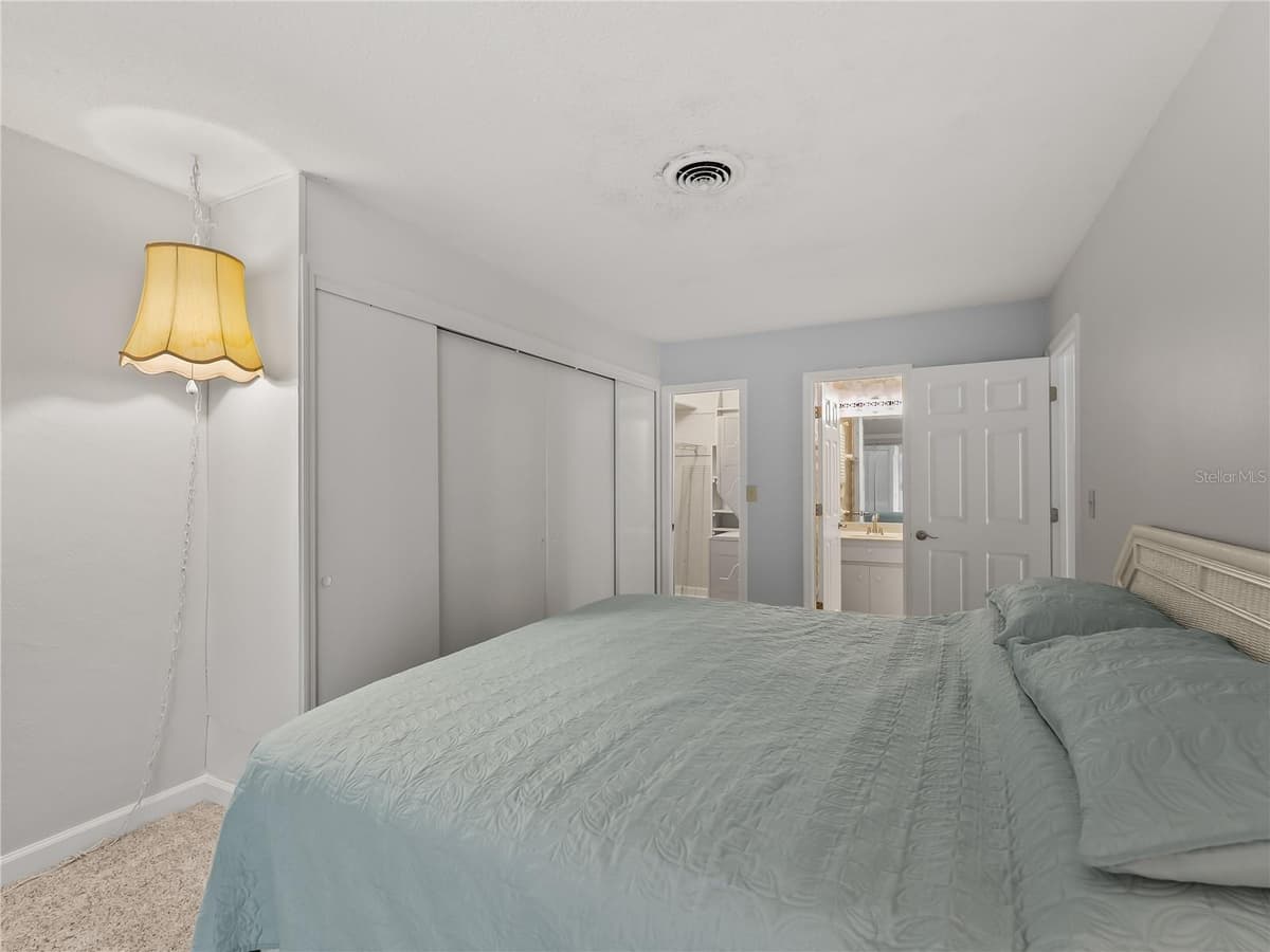 1205 TARPON CENTER DRIVE — photo 21 of 40