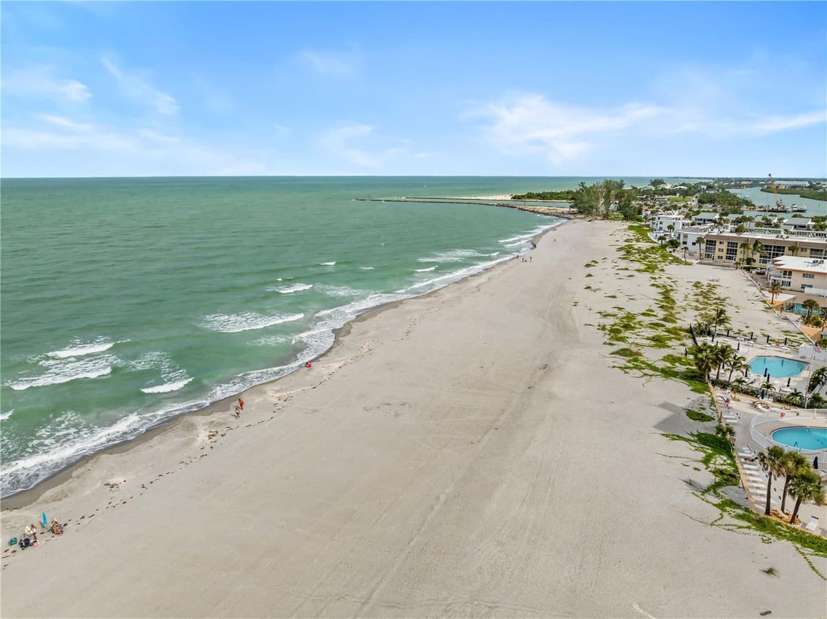 1205 TARPON CENTER DRIVE — photo 5 of 40