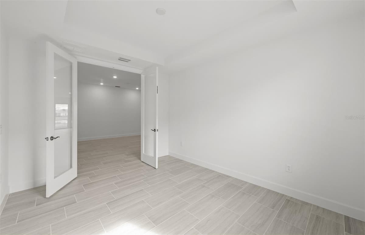 16526 ENNIS PLACE — photo 13 of 38