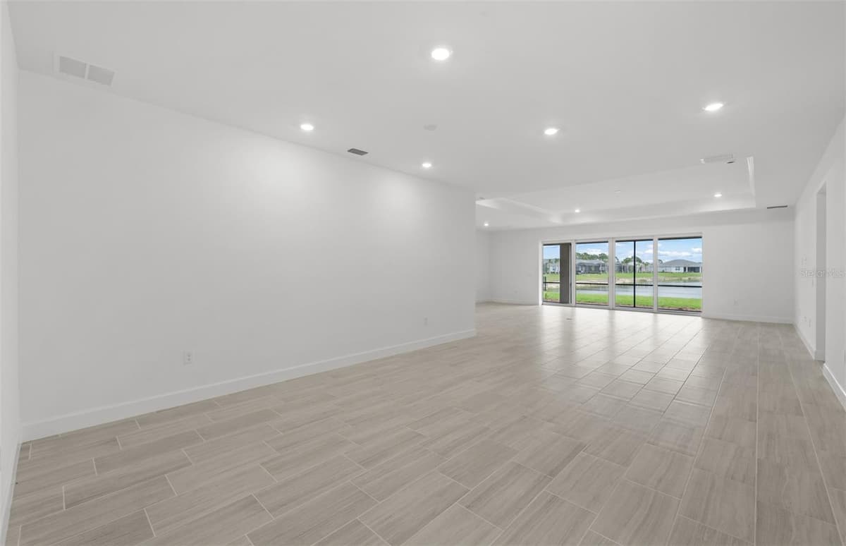16526 ENNIS PLACE — photo 9 of 38