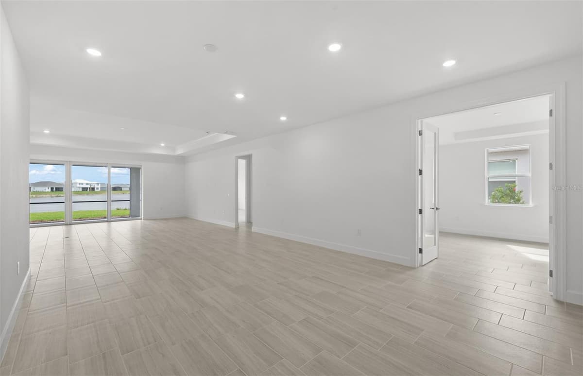 16526 ENNIS PLACE — photo 10 of 38