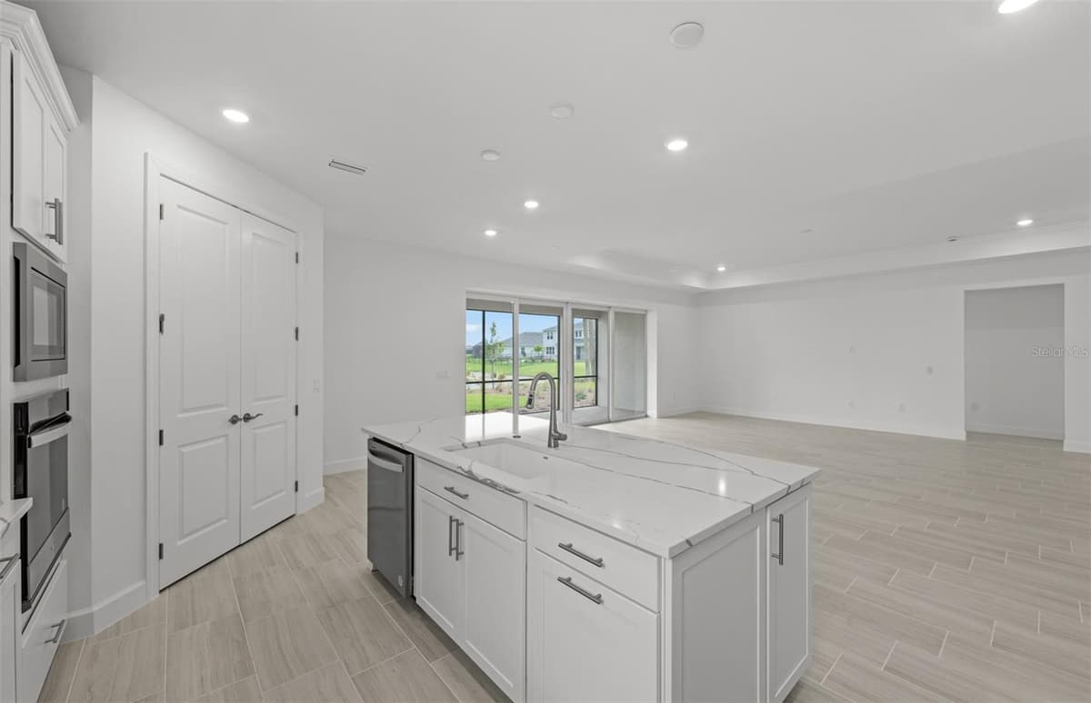 16526 ENNIS PLACE — photo 21 of 38