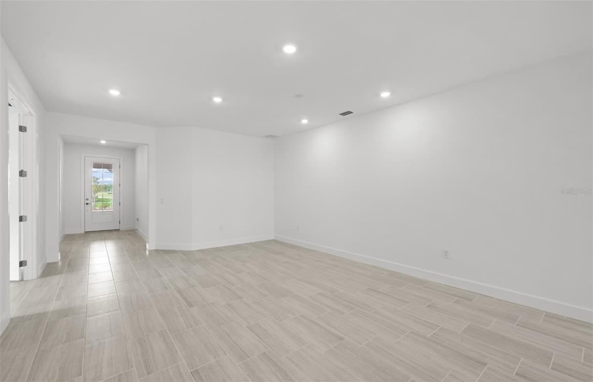 16526 ENNIS PLACE — photo 11 of 38