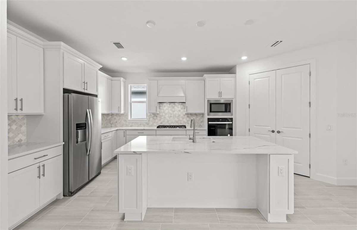 16526 ENNIS PLACE — photo 19 of 38