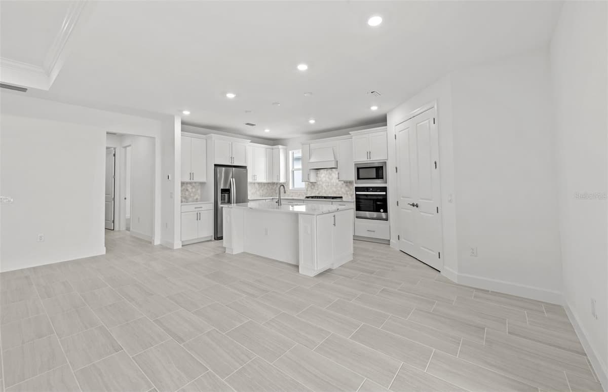 16526 ENNIS PLACE — photo 17 of 38