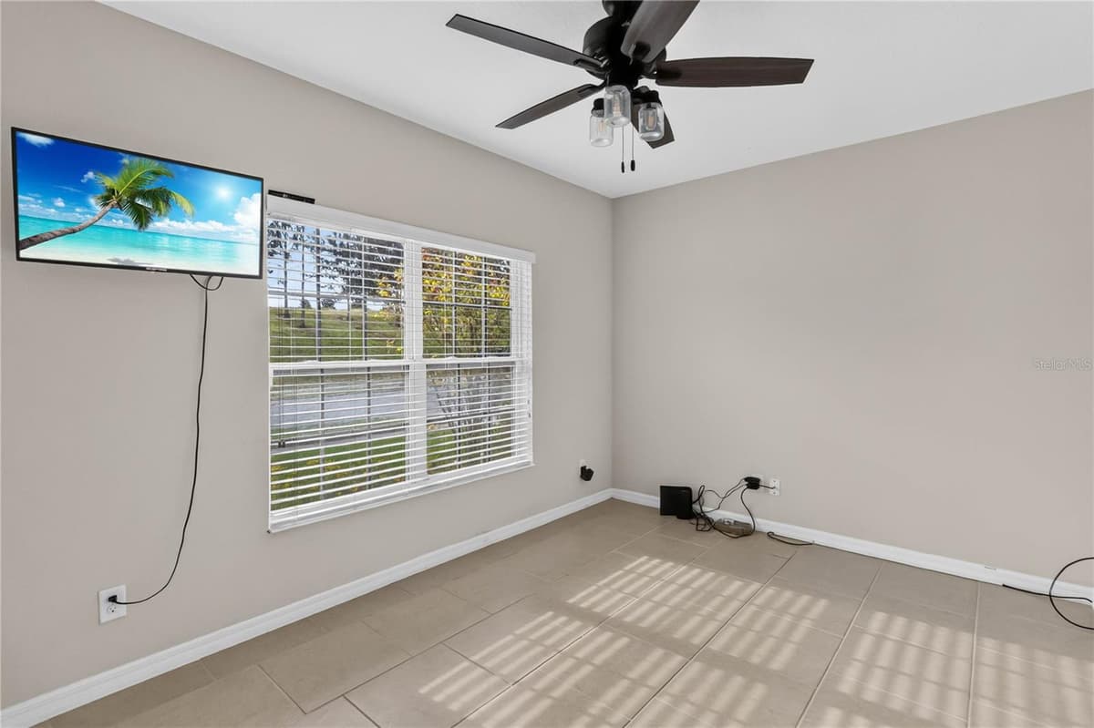 125 WILLIAMSON DRIVE — photo 8 of 40