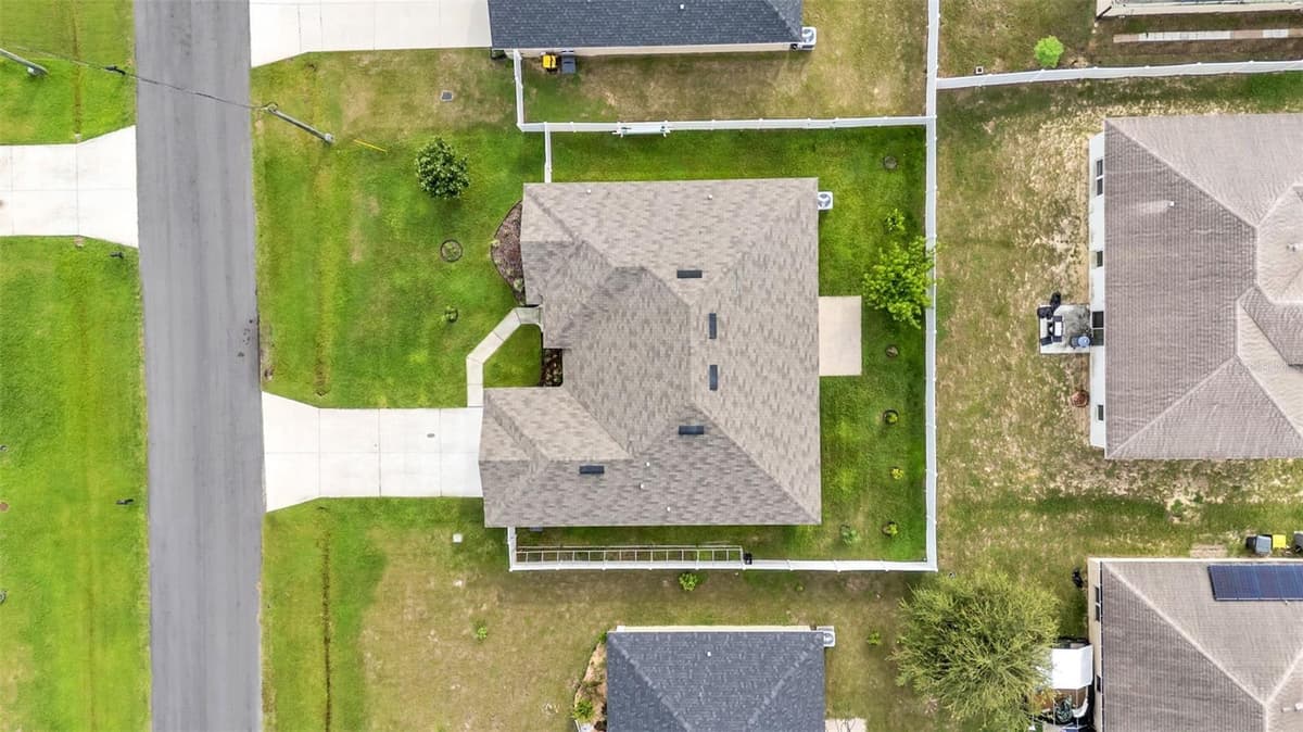 314 ATHABASCA PLACE — photo 31 of 35