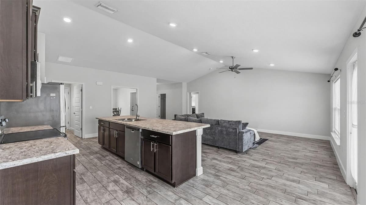 314 ATHABASCA PLACE — photo 8 of 35