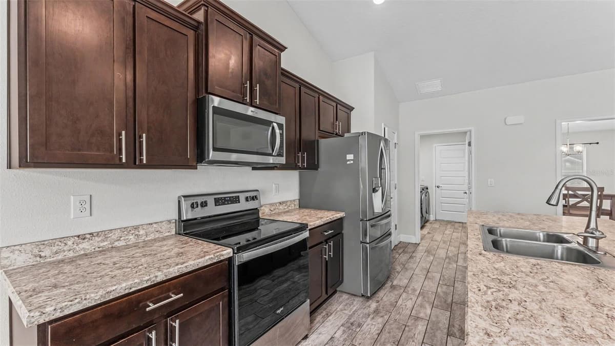 314 ATHABASCA PLACE — photo 6 of 35